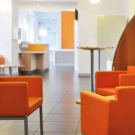Ibis Budget En Velay מלון 2*