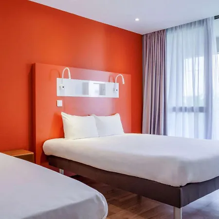Ibis Budget En Velay מלון