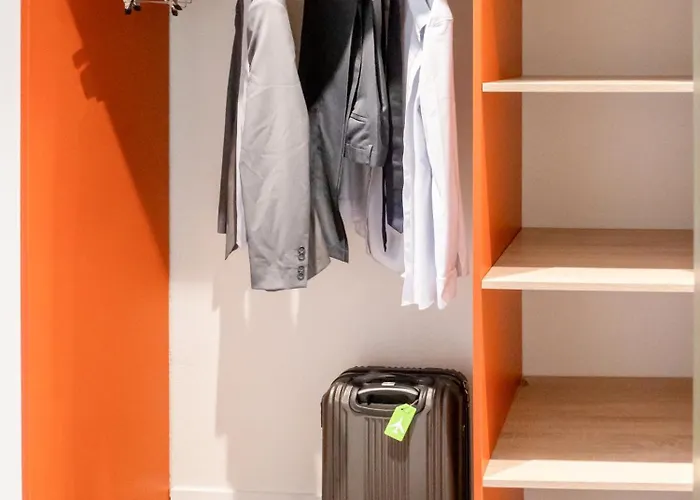 Отель Ibis Budget En Velay